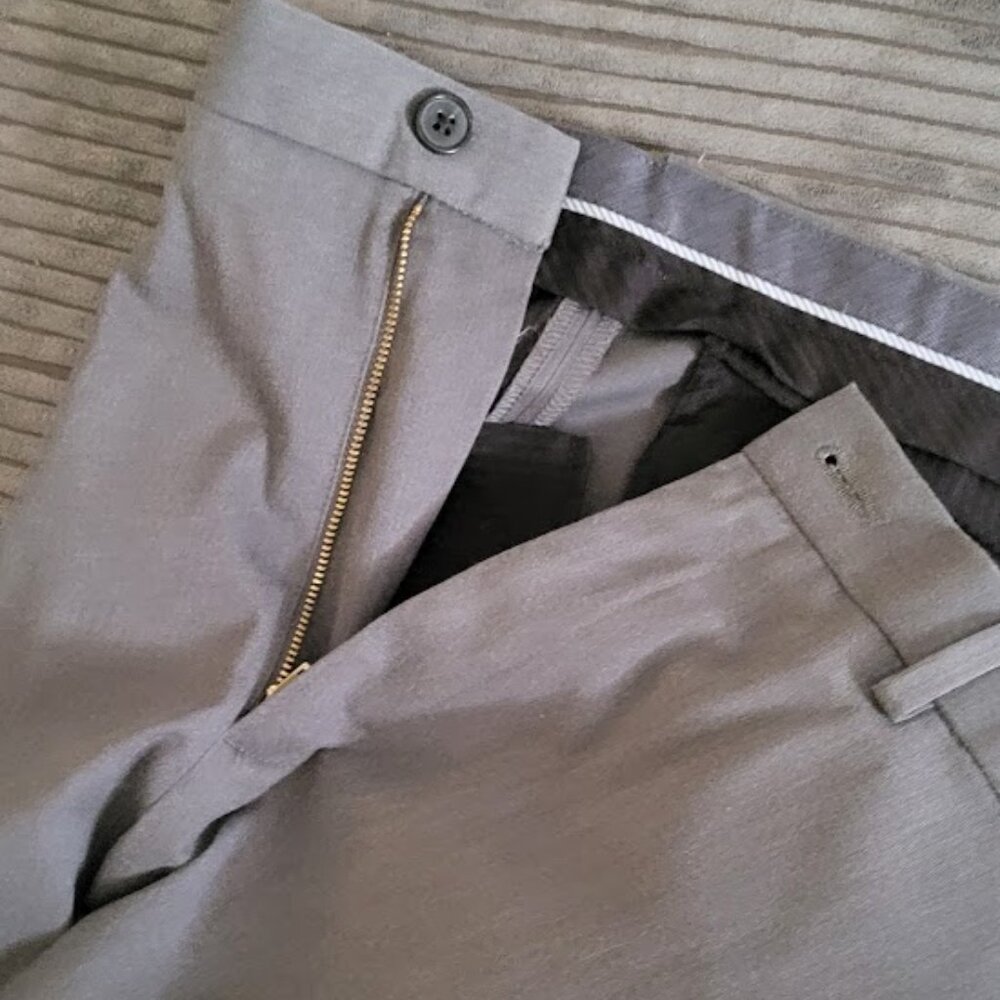 Men's Haggar "no iron" khaki flat front pants